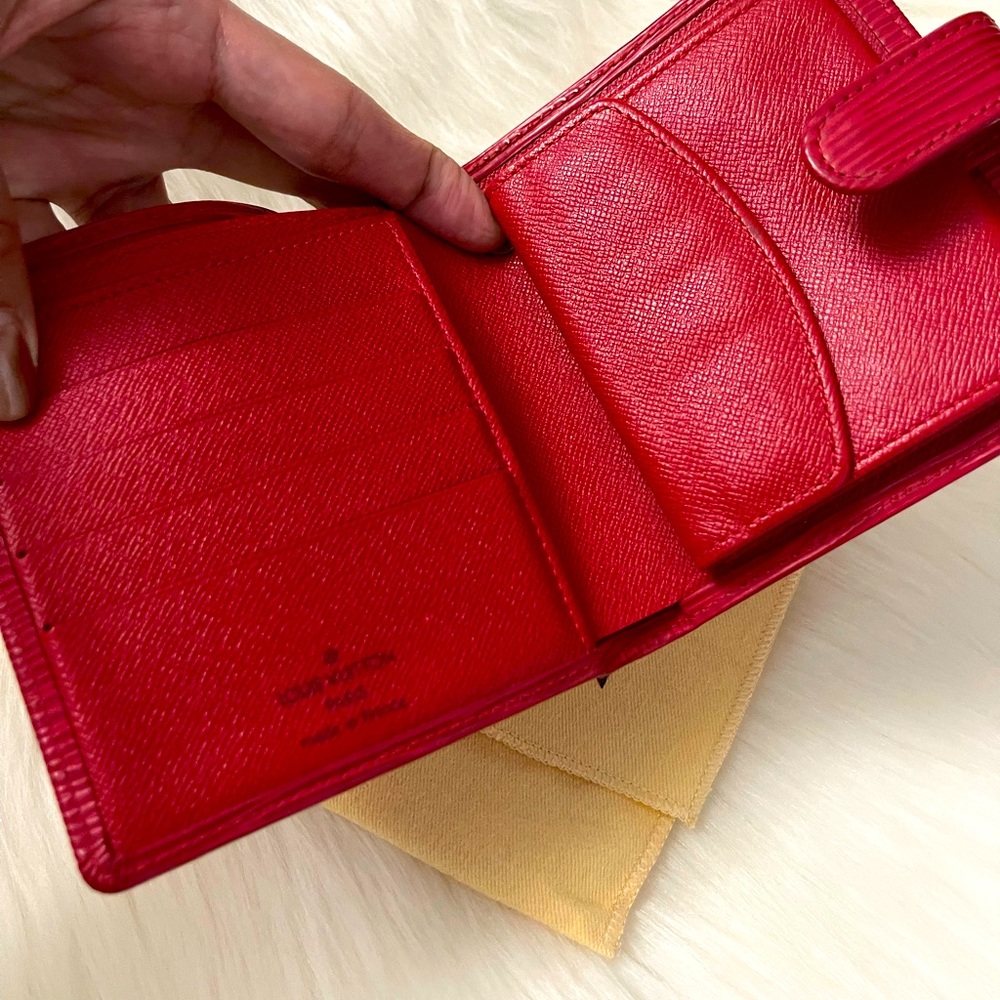 Louis Vuitton Red Epi Leather - Picture 2 of 5